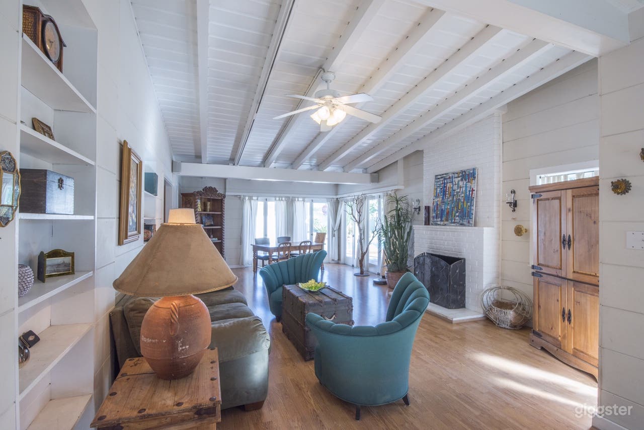 Sanitized, Cozy, Charming Home. Plenty of Parking. Photo 4