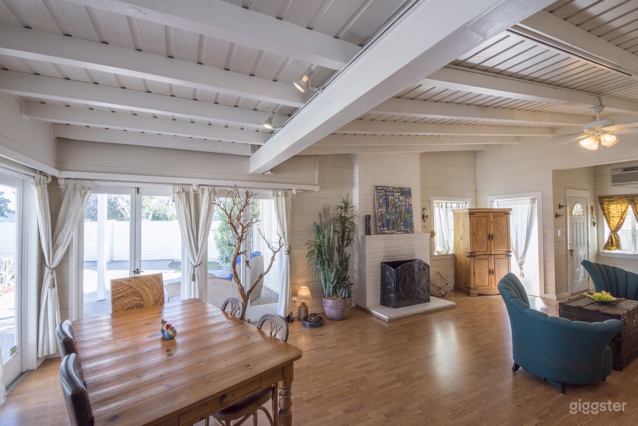 Sanitized, Cozy, Charming Home. Plenty of Parking. Photo 2