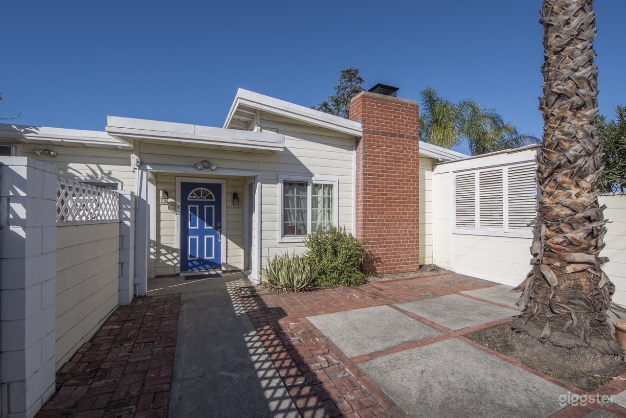 Sanitized, Cozy, Charming Home. Plenty of Parking. Photo 1