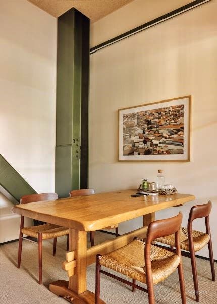 Contemporary Conference Room for 4 Guests Photo 2