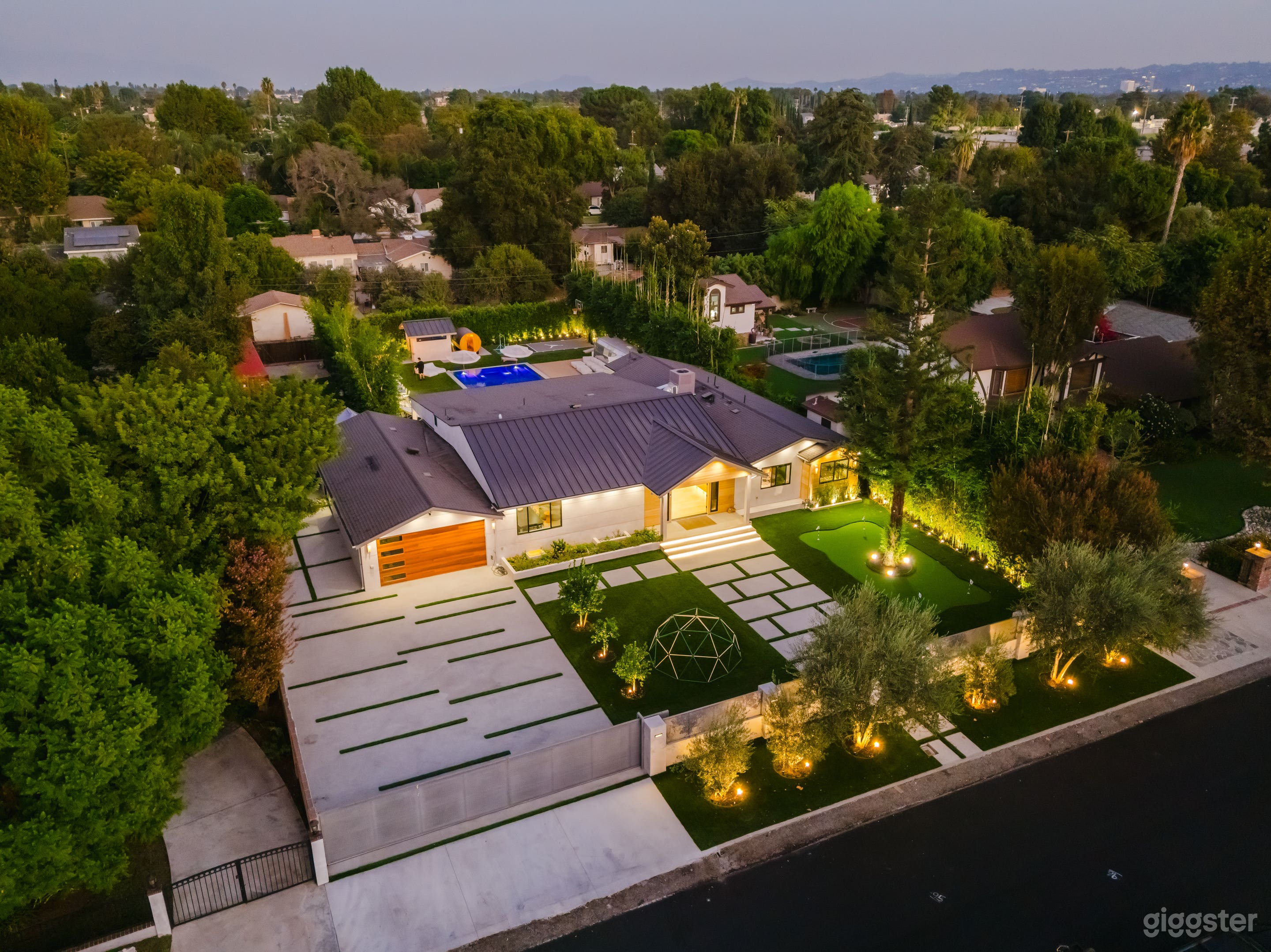 MODERN OASIS WITH VINTAGE AIRSTREAM Photo 2