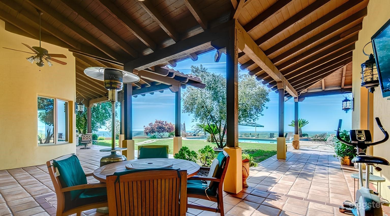 Expansive 80-Acre Oasis: Pool, Hot Tub, Gardens &amp; Scenic Hills Photo 4