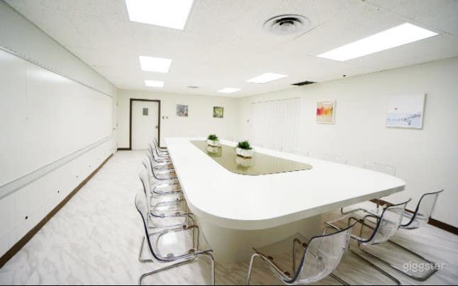 Boardroom w/ Kitchen-NEAR O’Hare Photo 4