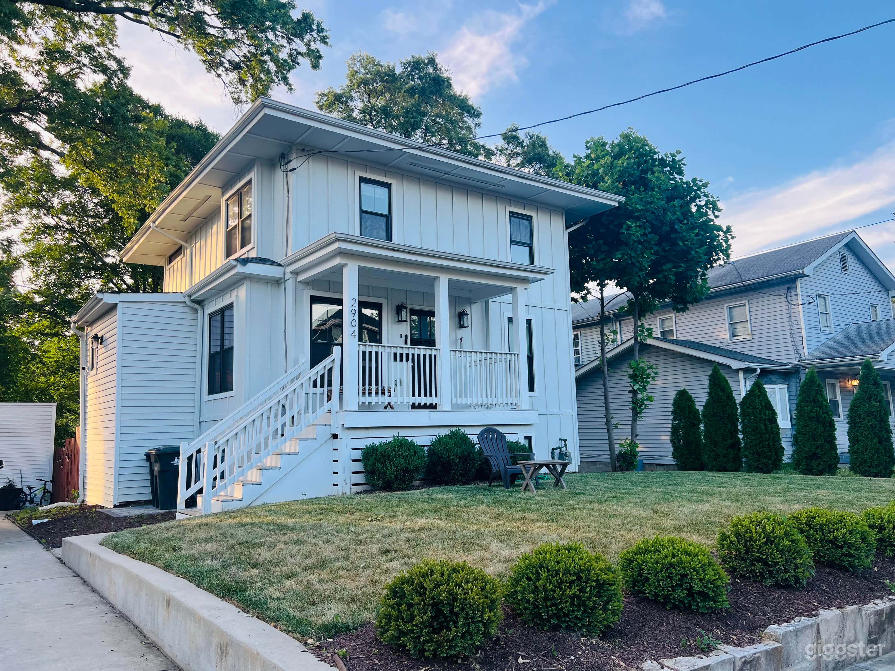 Modern + Stylish Production Space W/ Natural Light Photo 2