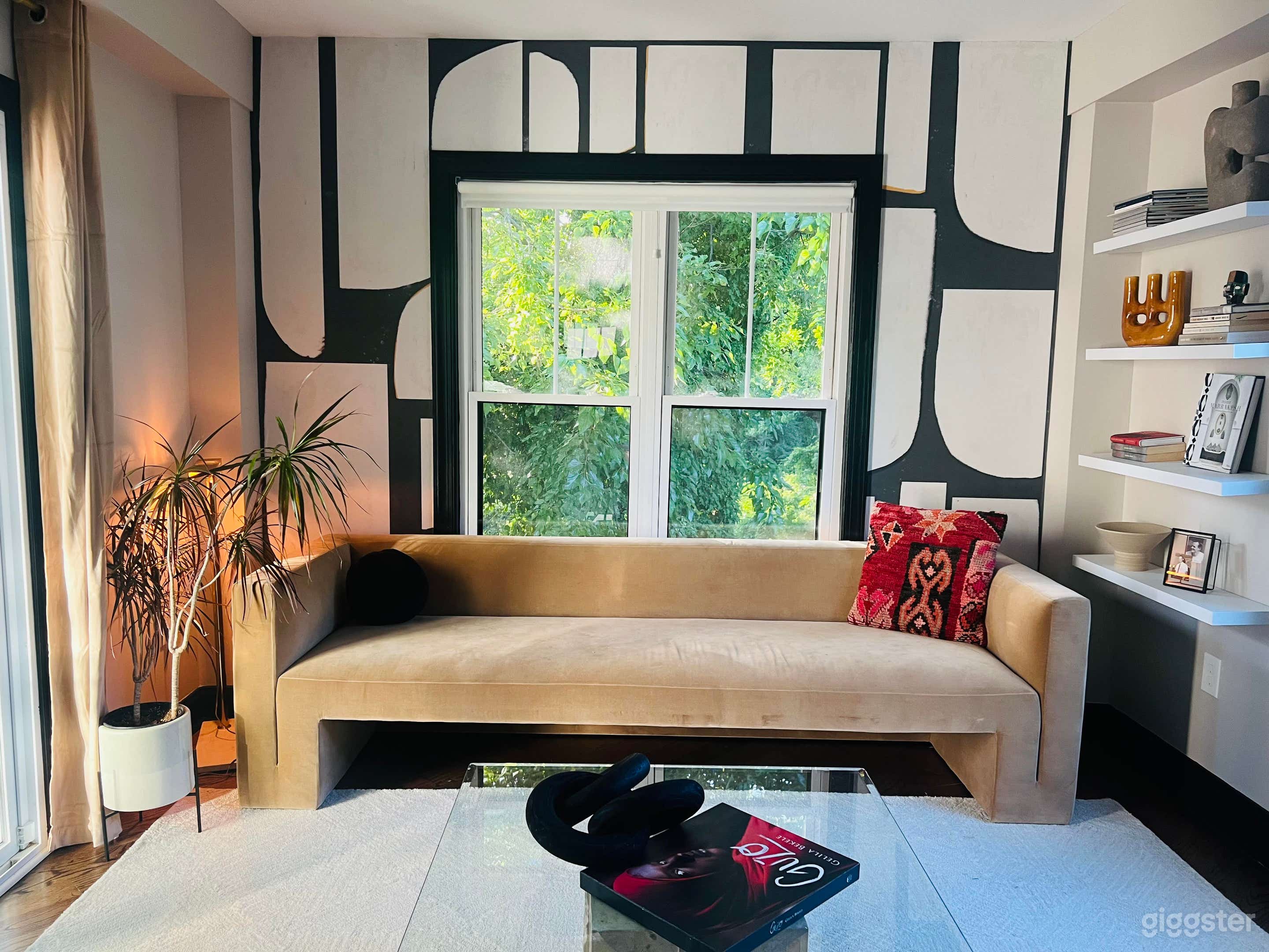 Modern + Stylish Production Space W/ Natural Light Photo 1