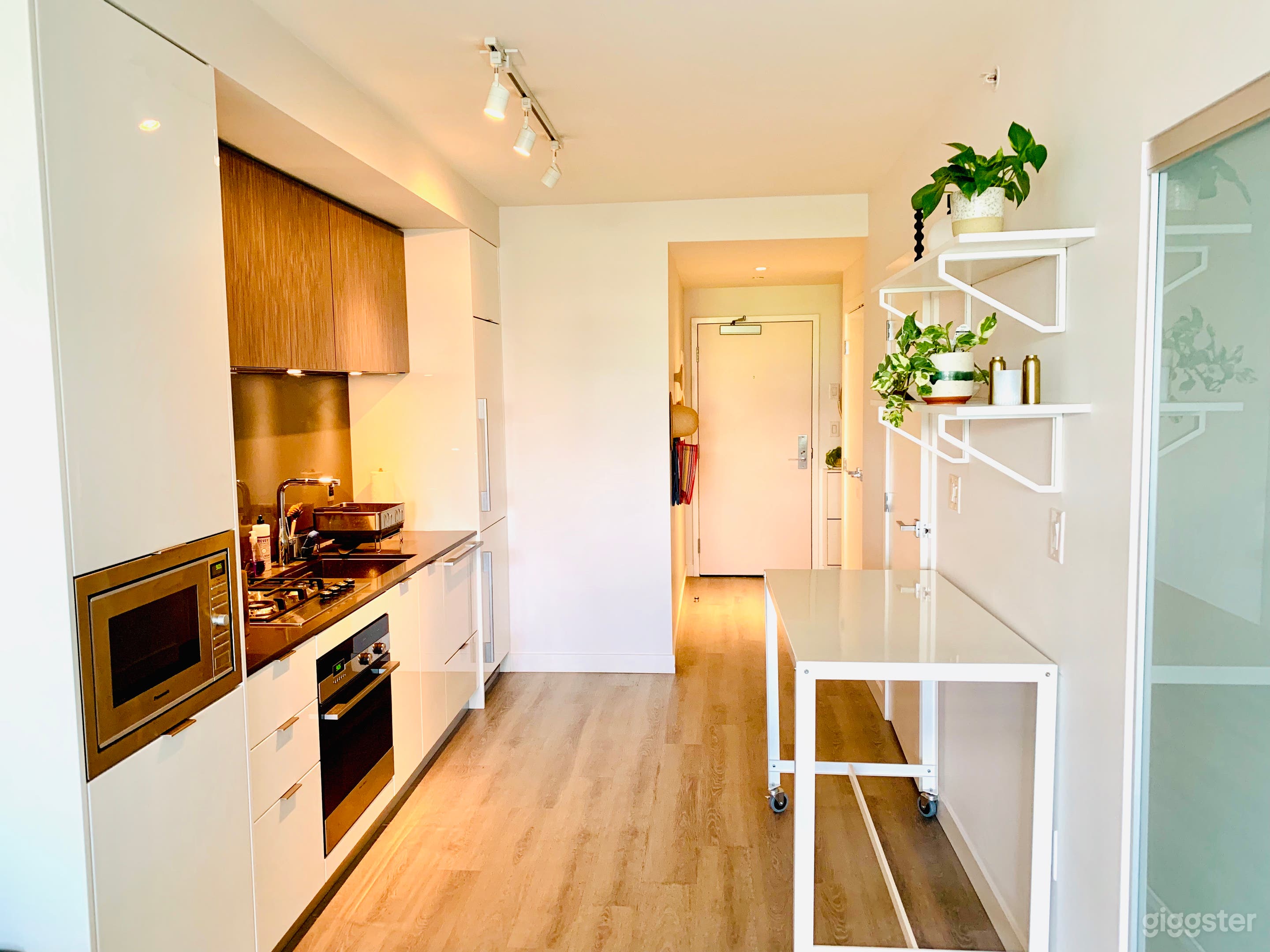 Stylish And Charming Residential Space Photo 4