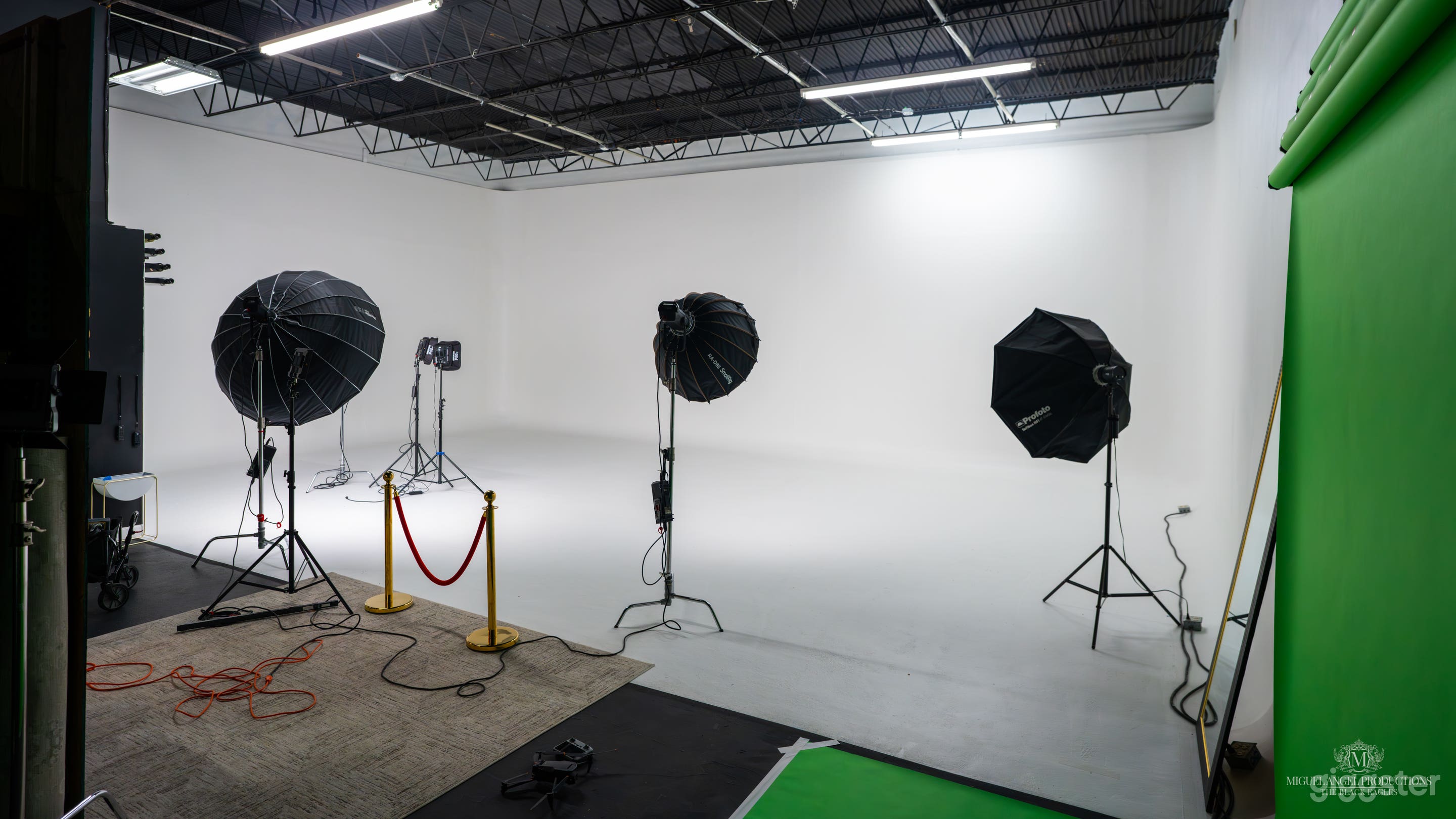 Best Photo/Film Studio The Largest Infinite Cyc Set in Miami Photo 3