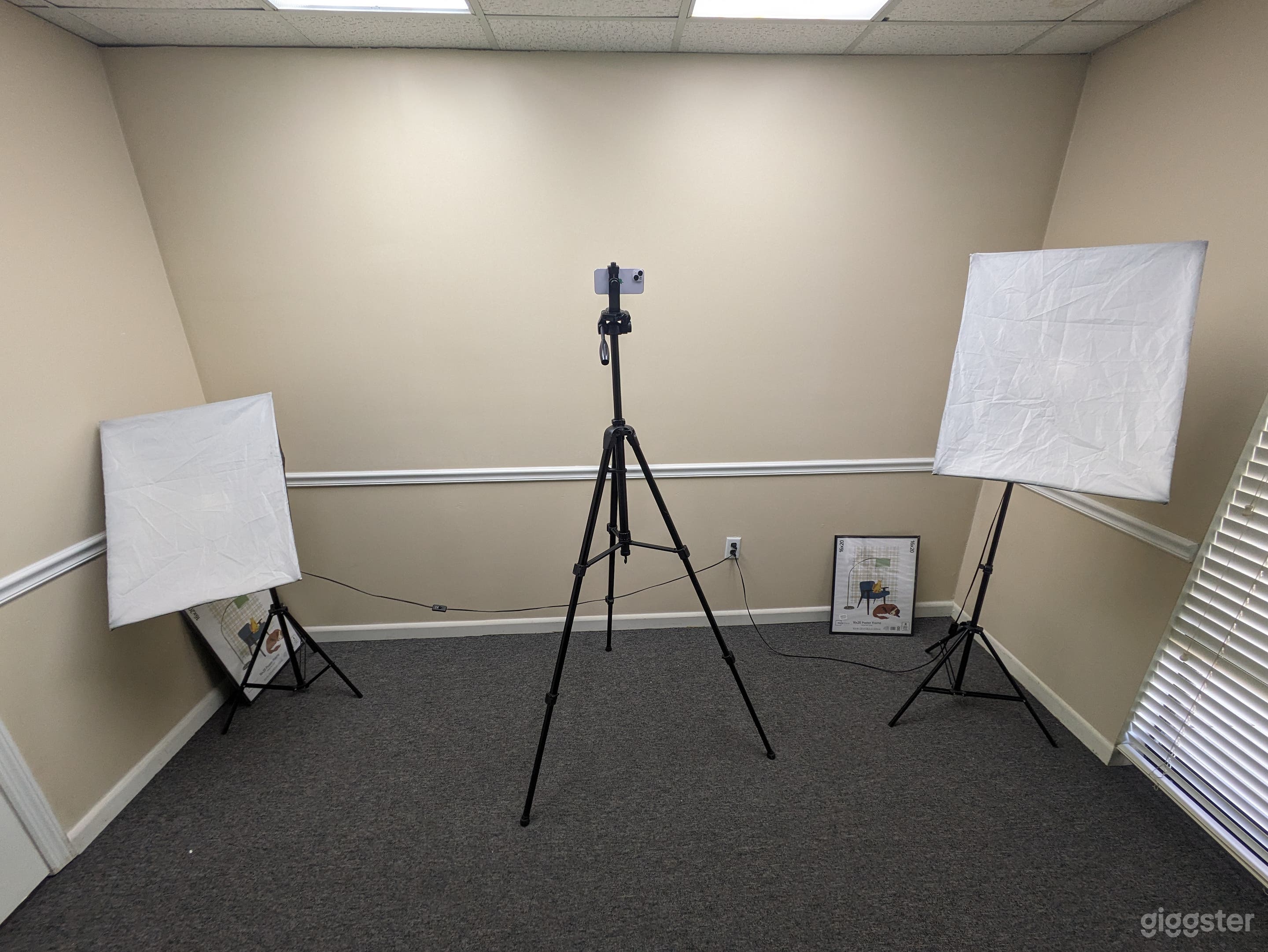 60 inch tripod plus a Rechargeable Selfie Light &amp; Phone Light Clip 