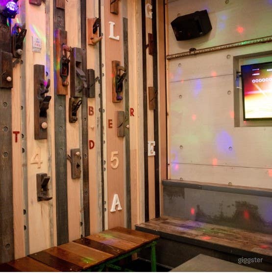 THE CARPENTERS ROOM Photo 1