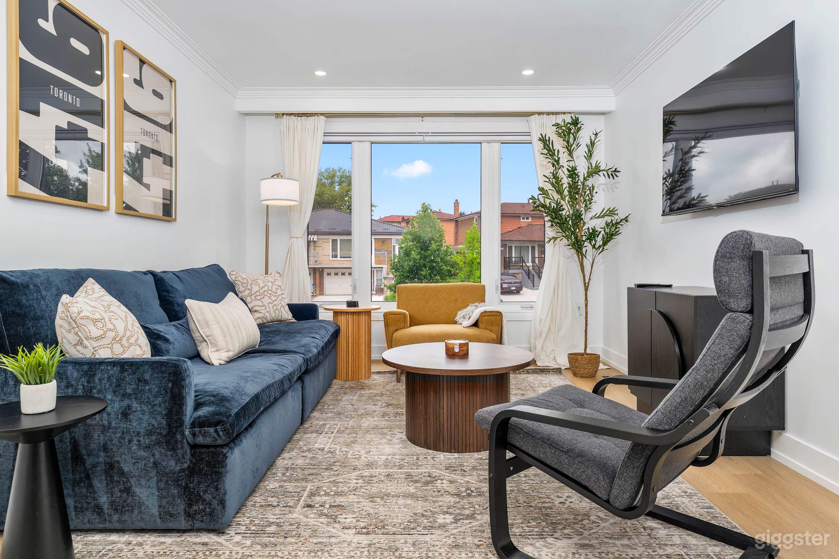 Modern 4BR Home | MCM Minimalist Decor Photo 1