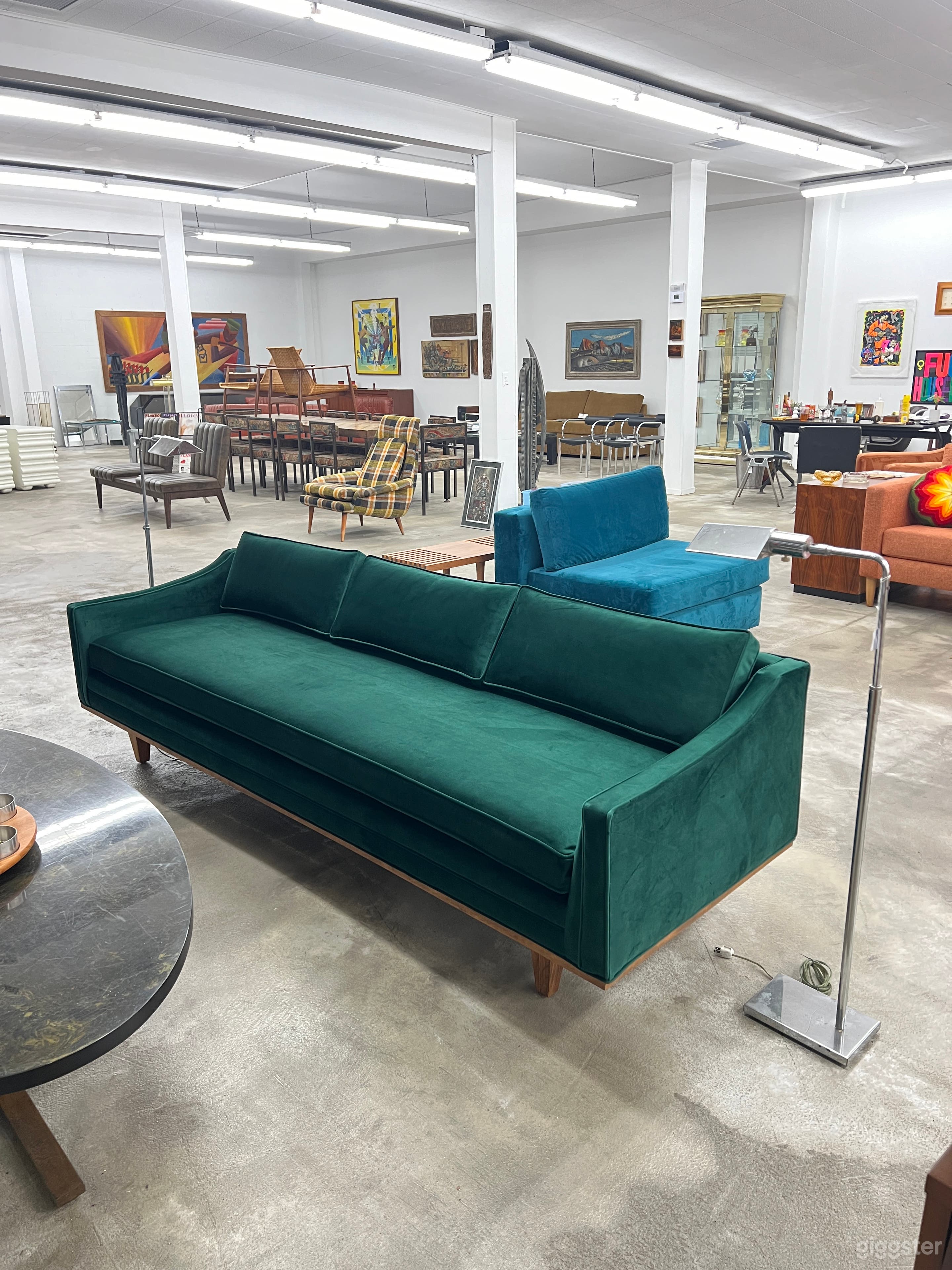 1950s Prime Location over 50 feet of frontage ! Photo 2