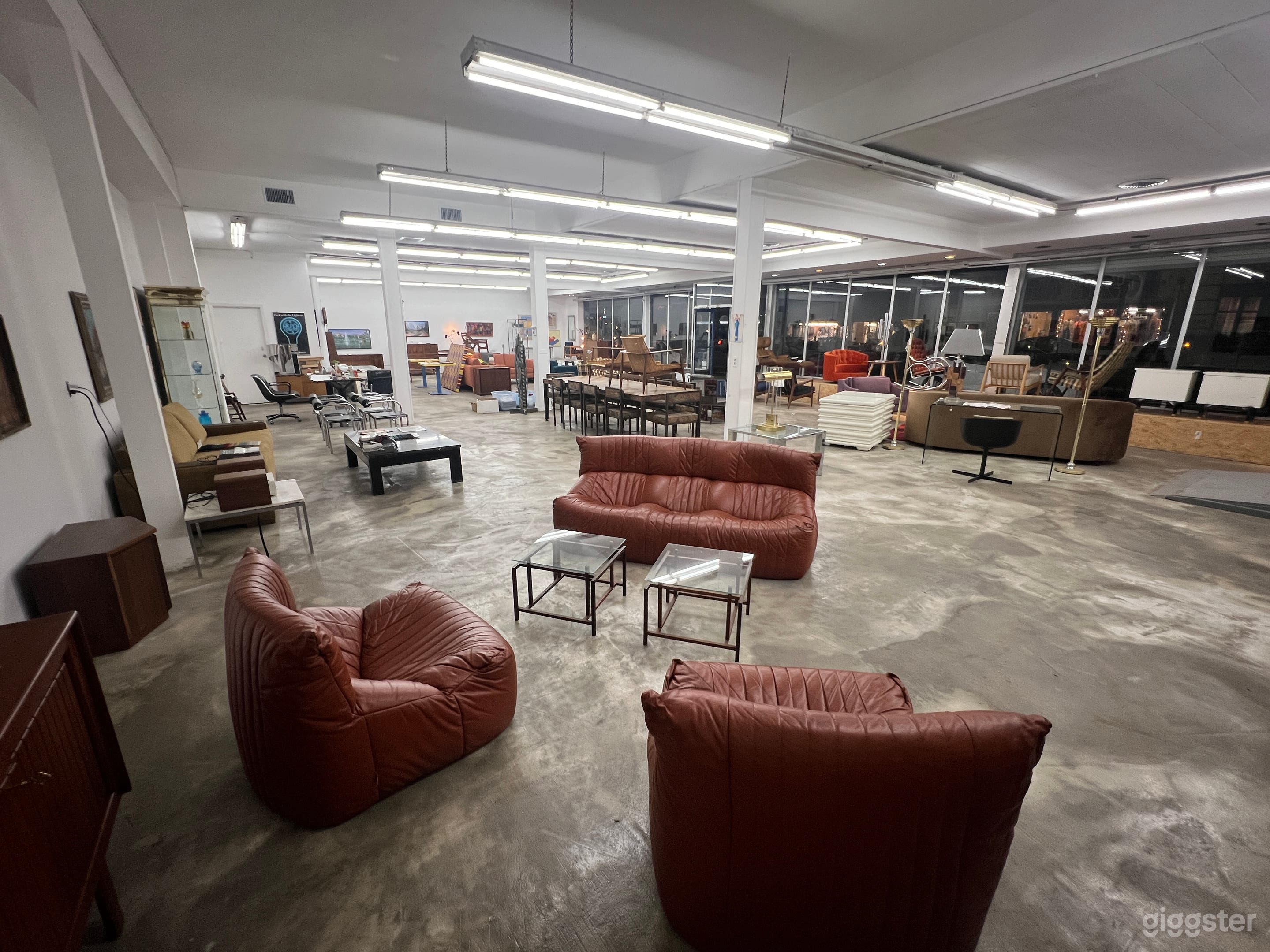 1950s Prime Location over 50 feet of frontage ! Photo 1