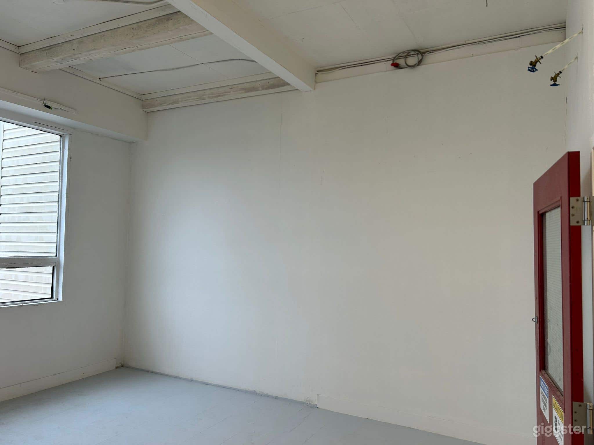 Warehouse Rental in Lower Lonsdale Photo 4
