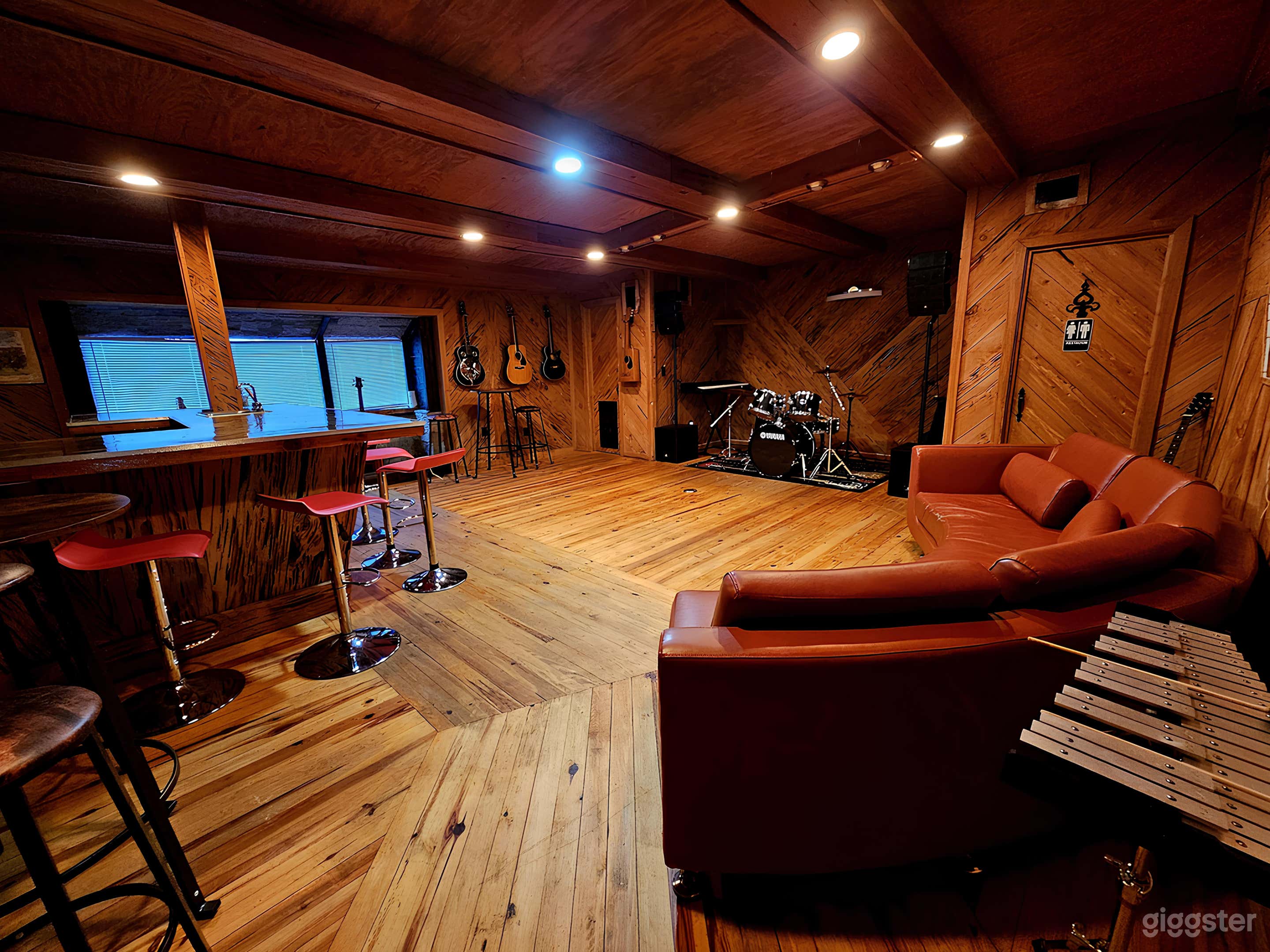 The Wood Suite Photo 1