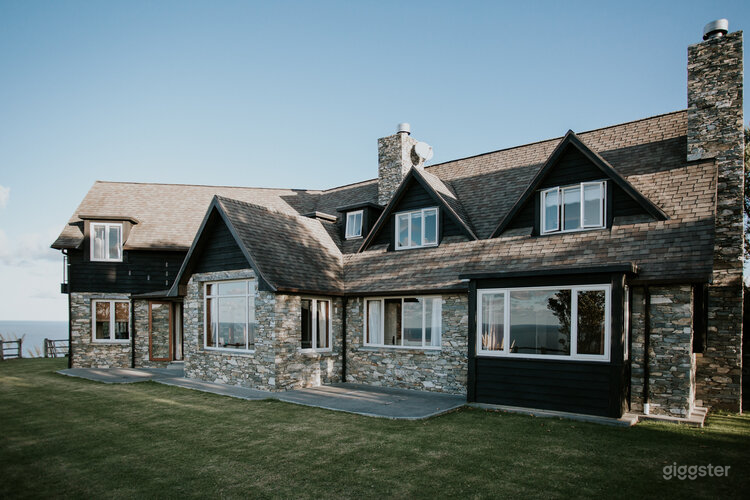  Luxurious Mansion with Views of Pacific Ocean 