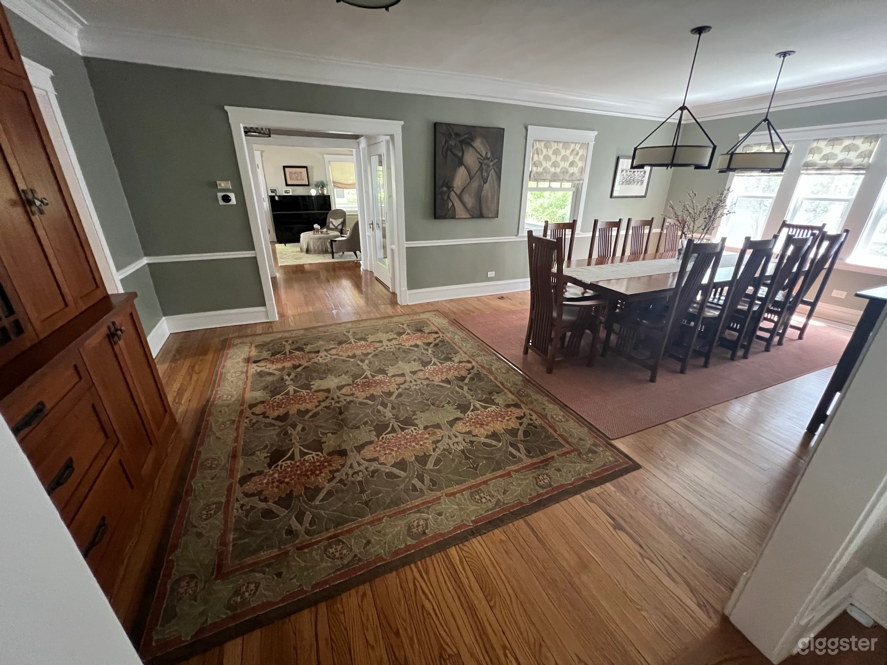 Classic early-1900s 3-story Northshore home Photo 1