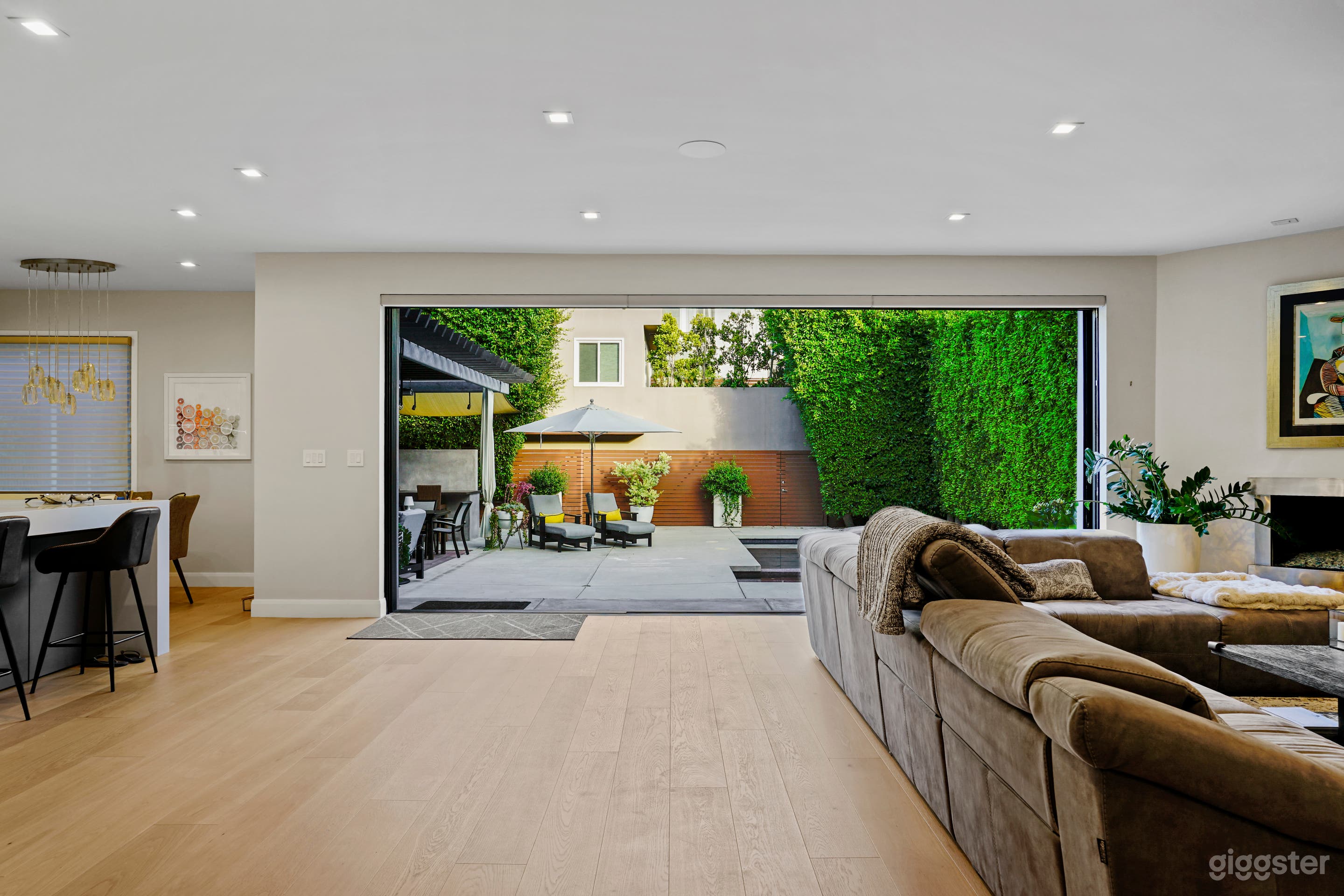 The Palisade: Modern Upscale Home with Pool, Open Concept Photo 4