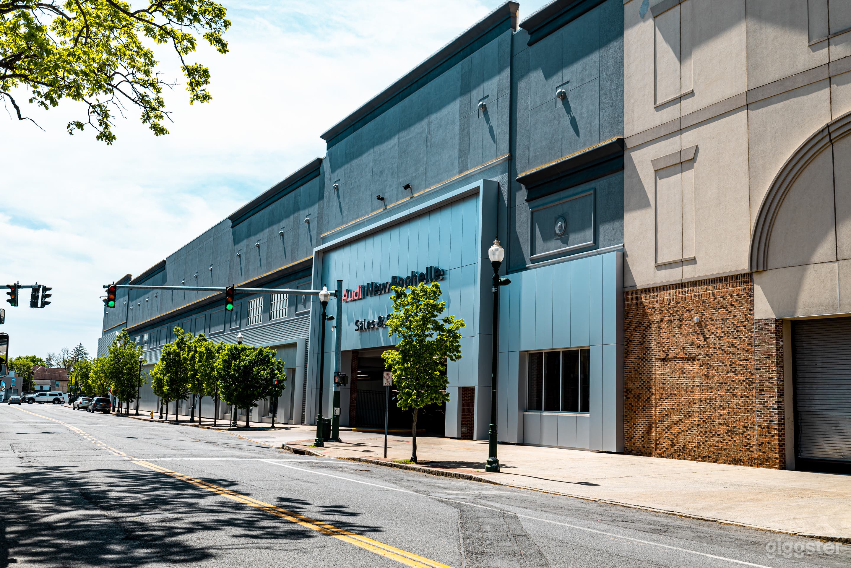 Classic Audi of New Rochelle Photo 1