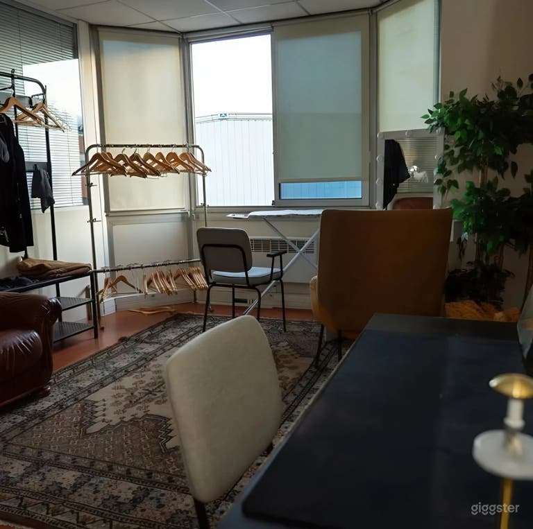  Cyclo / Salon Vintage /Hangar /Chambre rouge /Coiffeur affro 