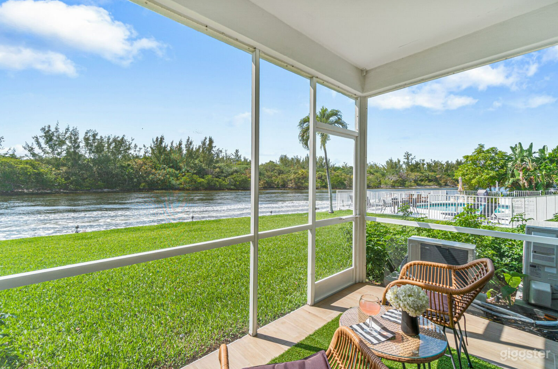 #261 Apt 5  Apartment close to the beach with intracoastal waterway view Photo 1