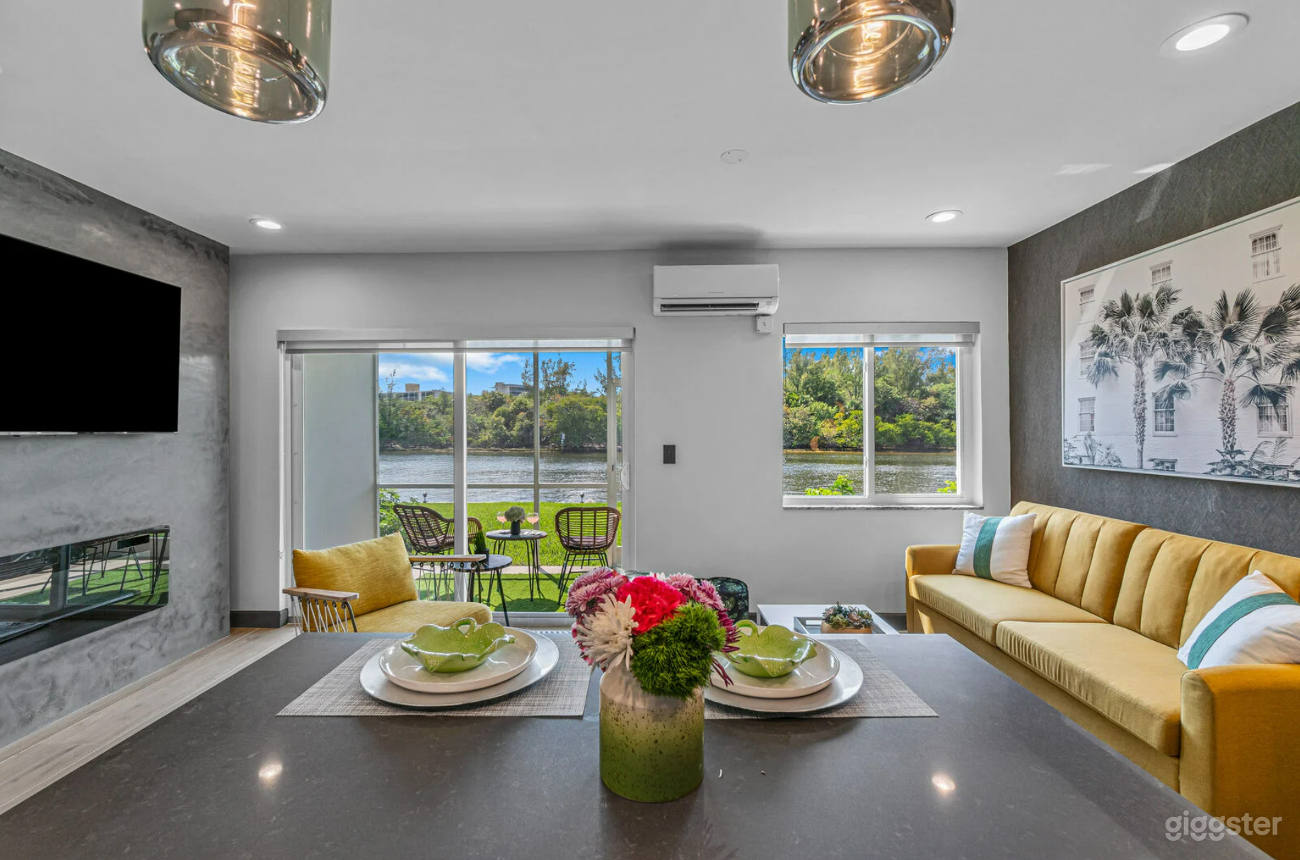 #261 Apt 5  Apartment close to the beach with intracoastal waterway view Photo 3