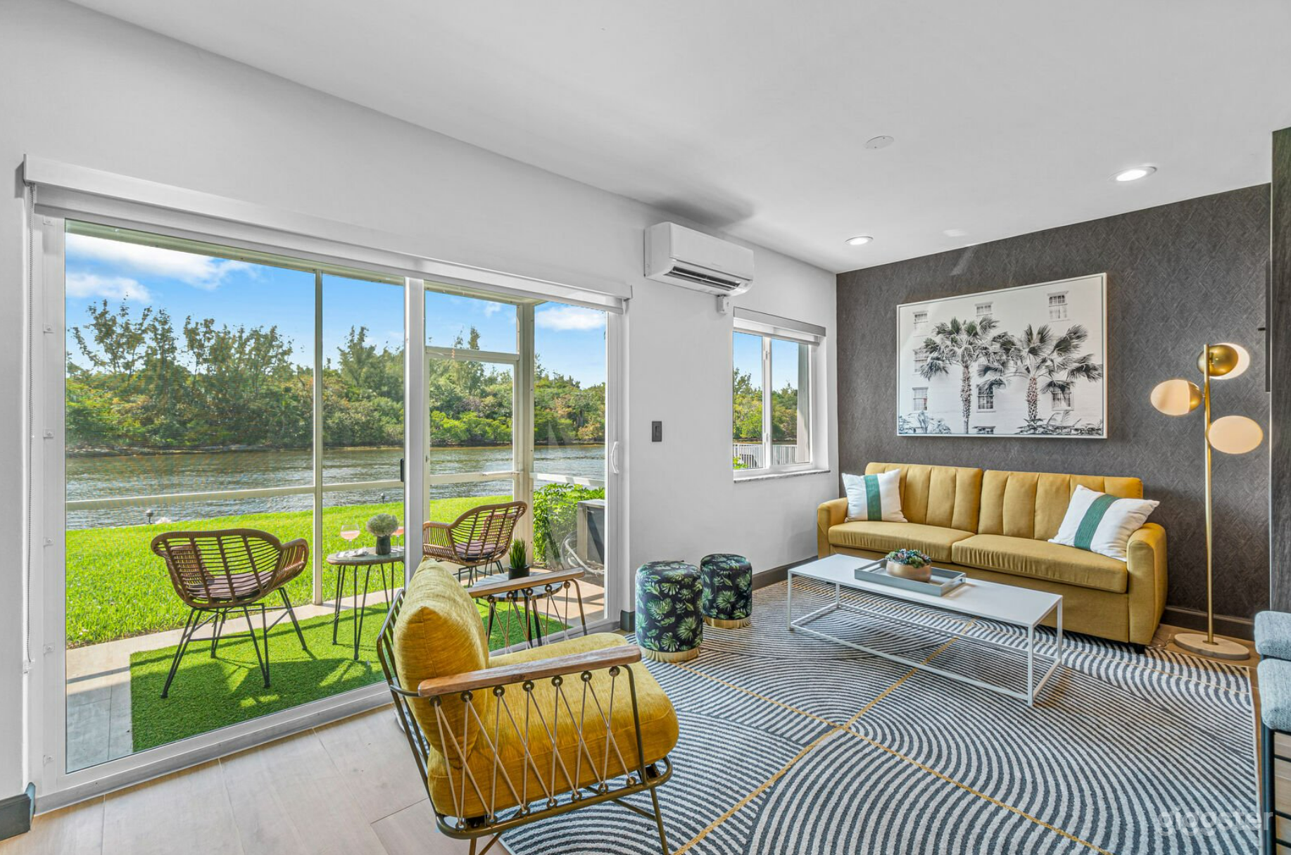 #261 Apt 5  Apartment close to the beach with intracoastal waterway view Photo 2