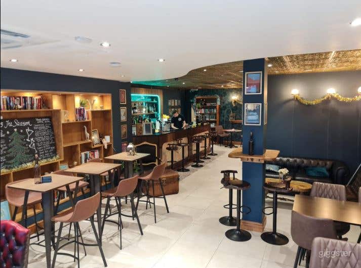 Ground Floor Café Bar in London Photo 4