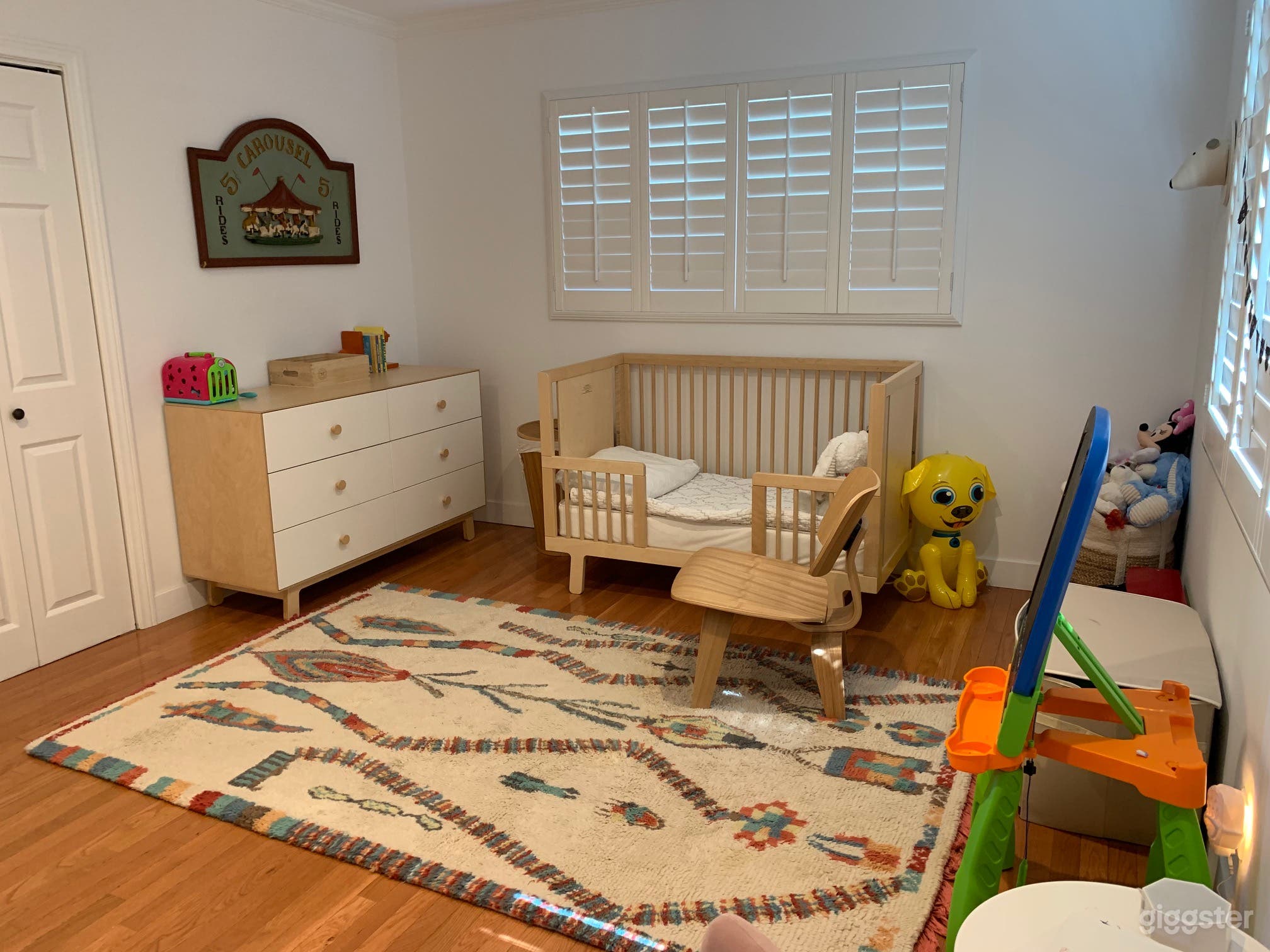 Child's room 