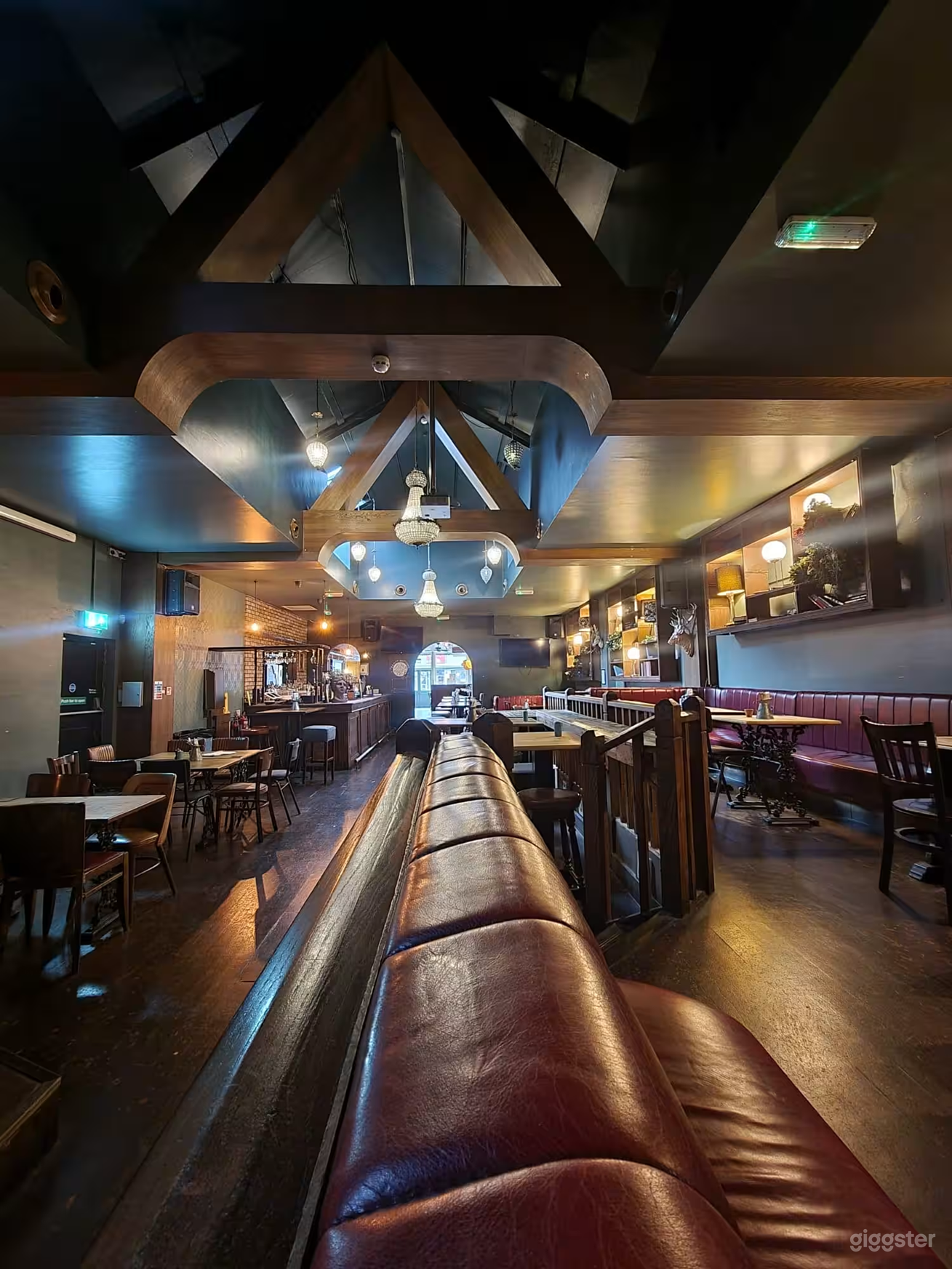 Behind the Arch - WIMBLEDON Photo 3