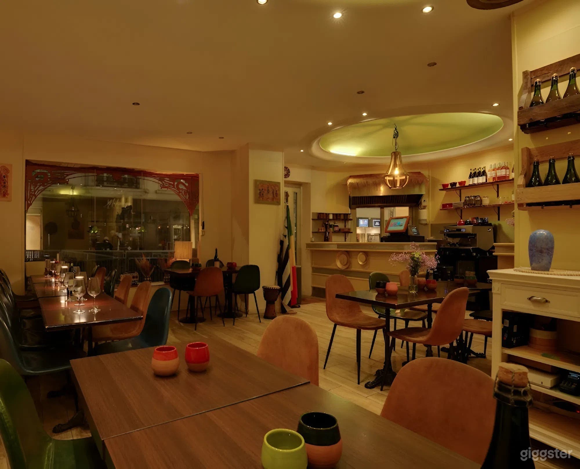Photo de Espace de restaurant unique breton-sénégalais au centre de Paris 2
