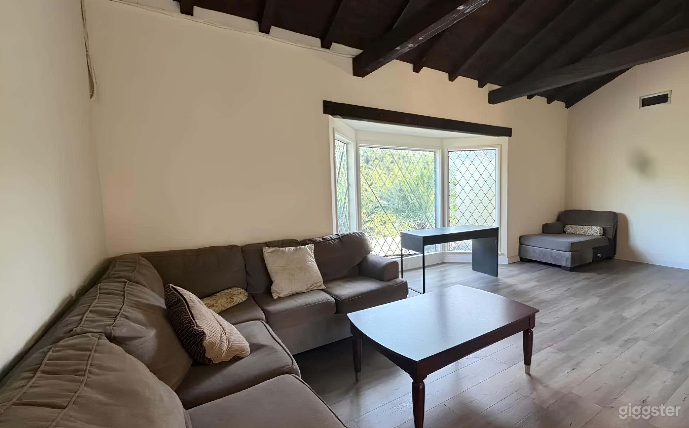 Vintage Home For Filming Photo 2