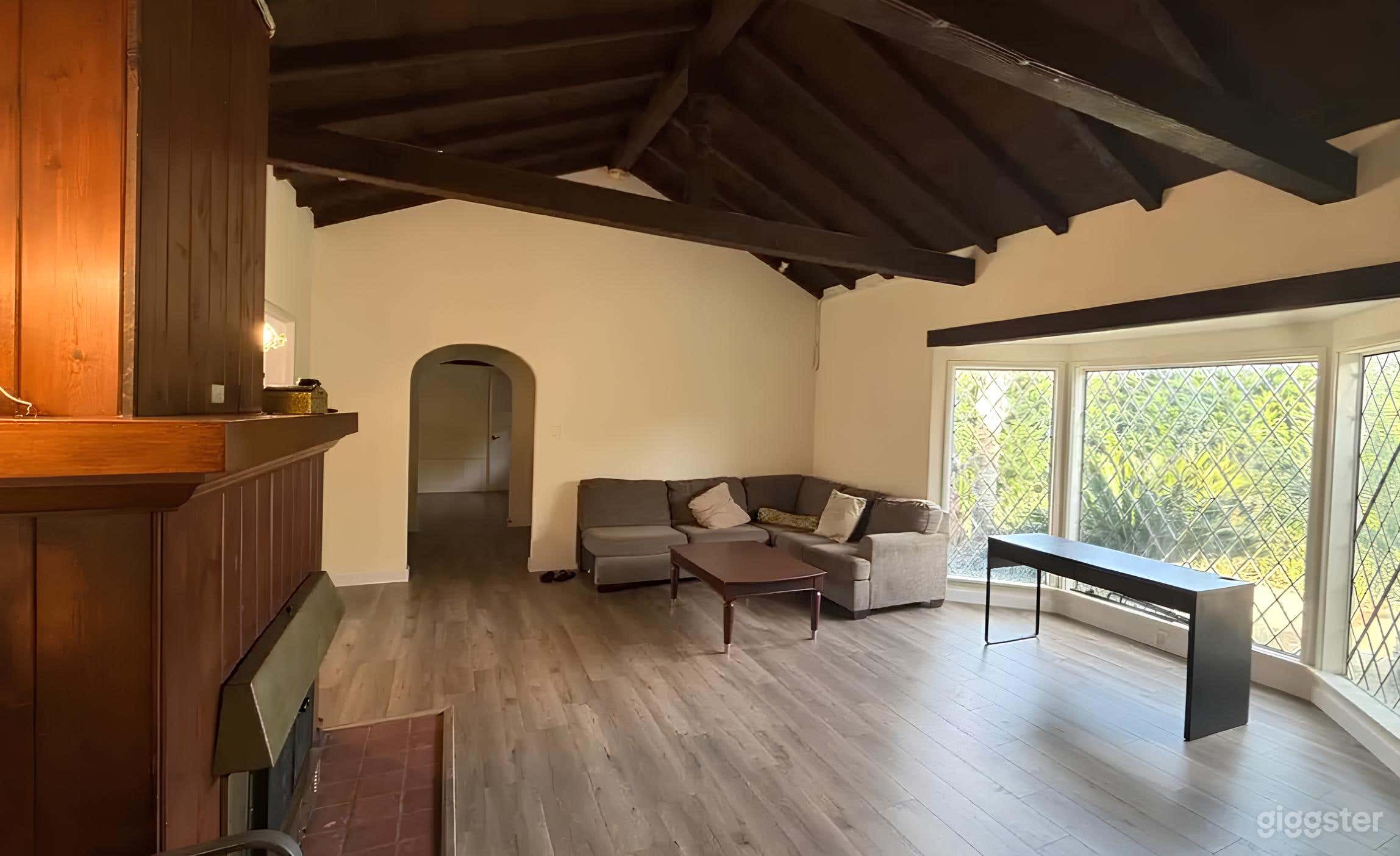 Vintage Home For Filming Photo 1