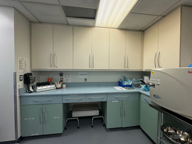  Hospital Surgery Center, exam rooms 