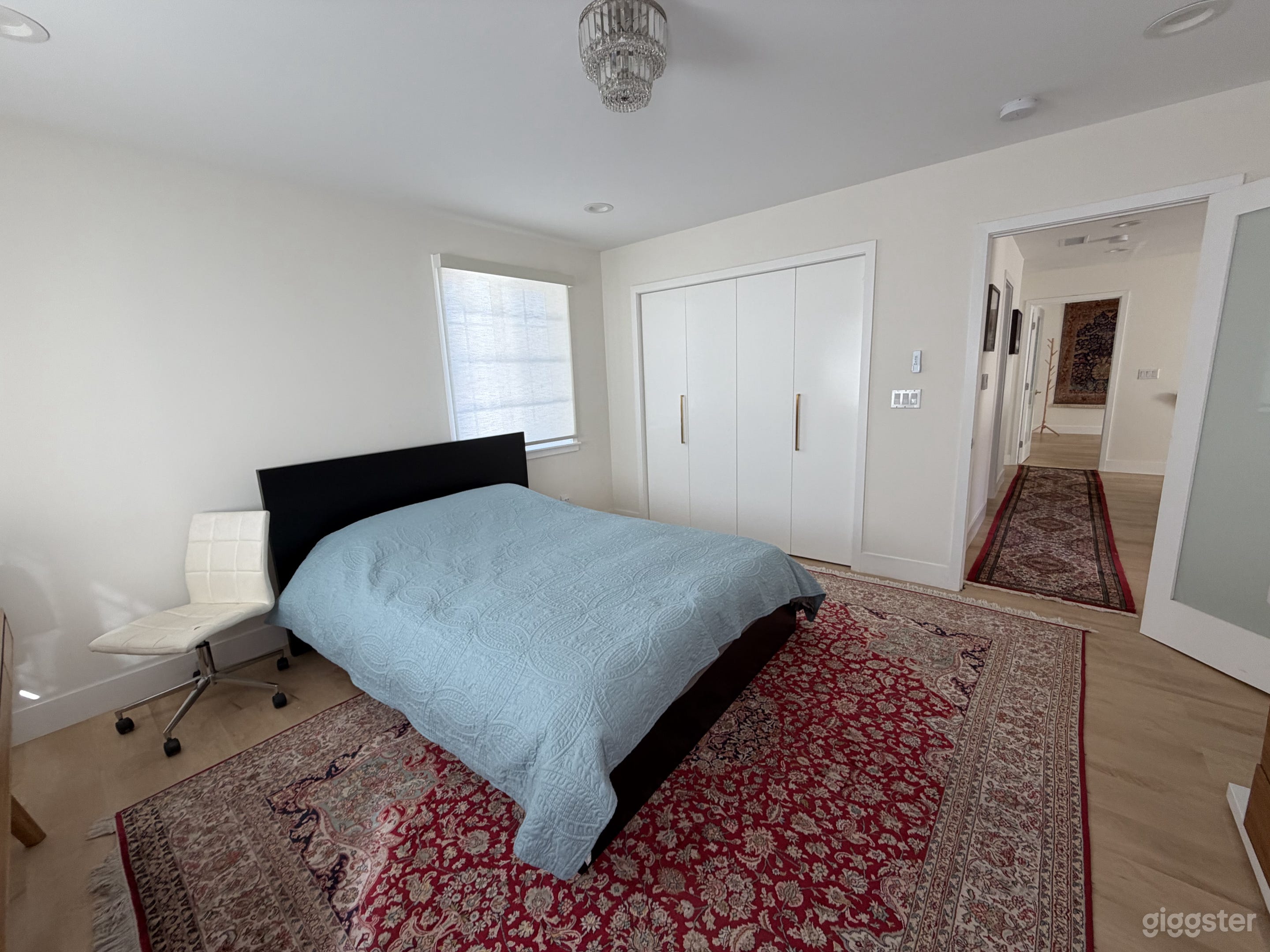 Stunning Mansion with Tennis Court in Pasadena Photo 3