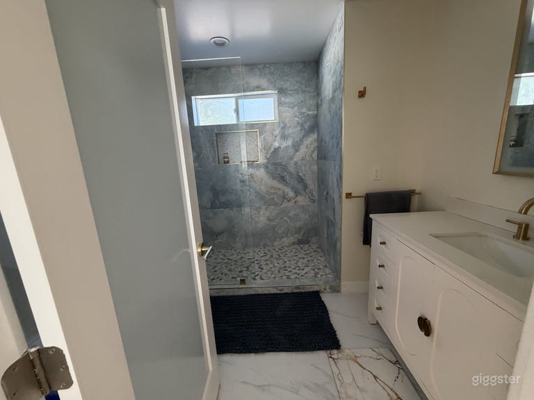  Stunning Mansion with Tennis Court in Pasadena 