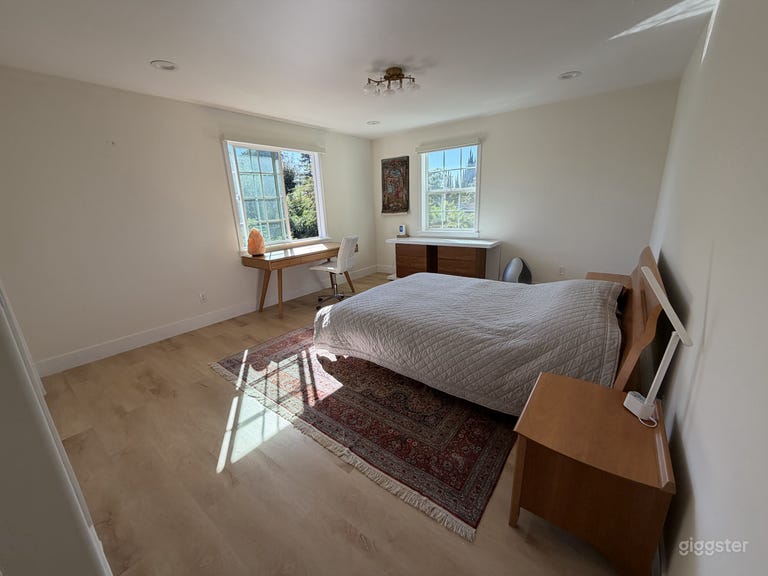  Stunning Mansion with Tennis Court in Pasadena 