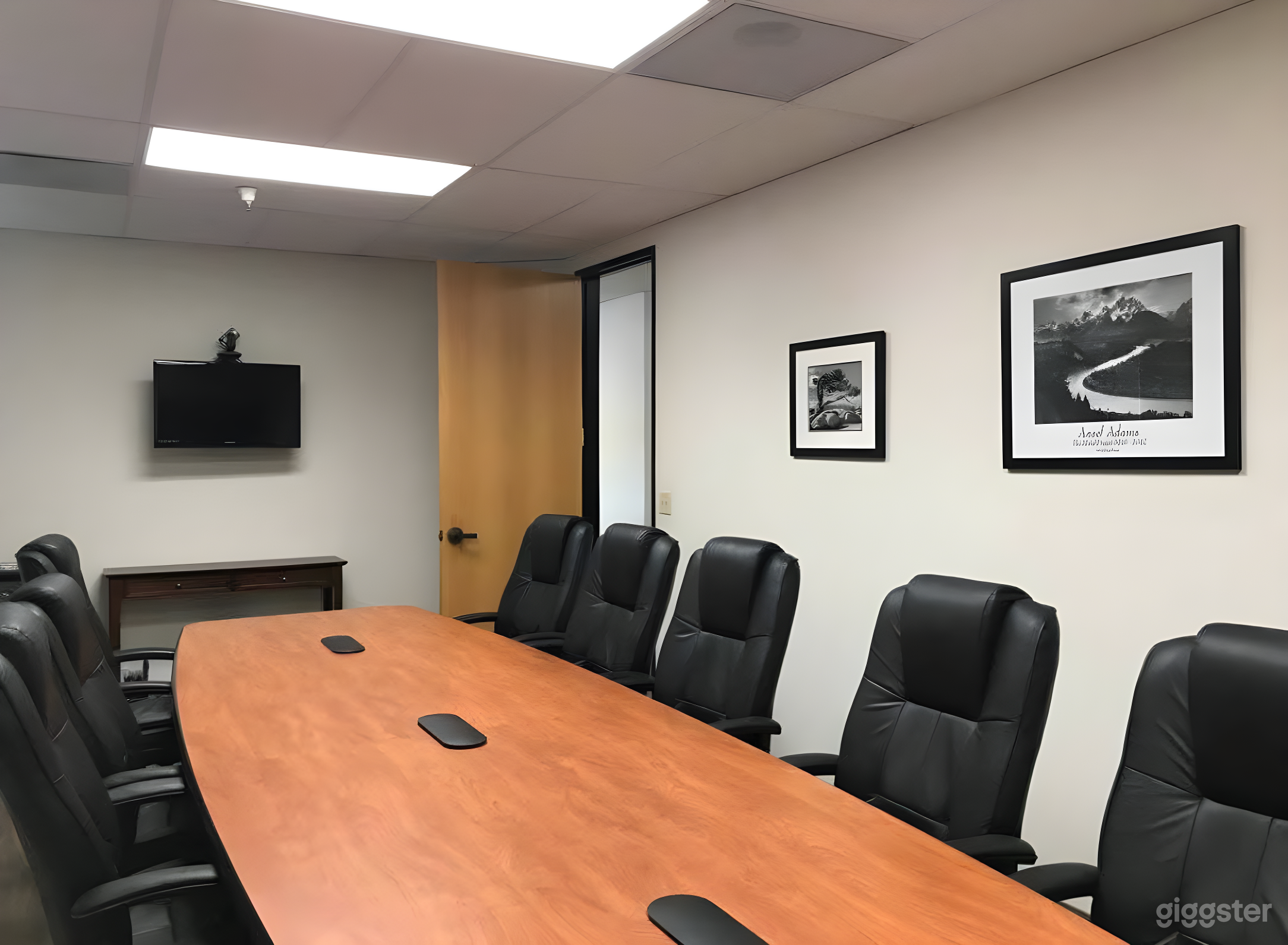 10 Person Conference Room in San Rafael Photo 2