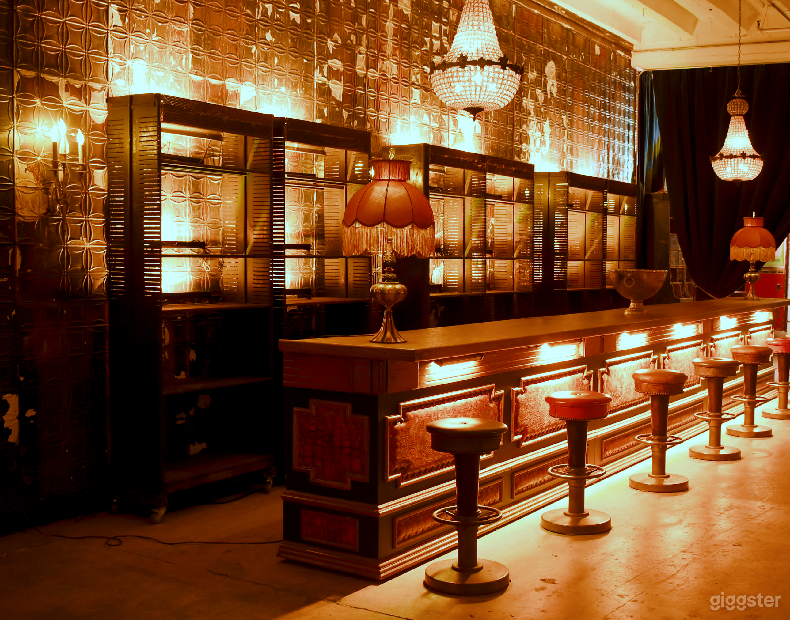 STUDIO 1 BAR