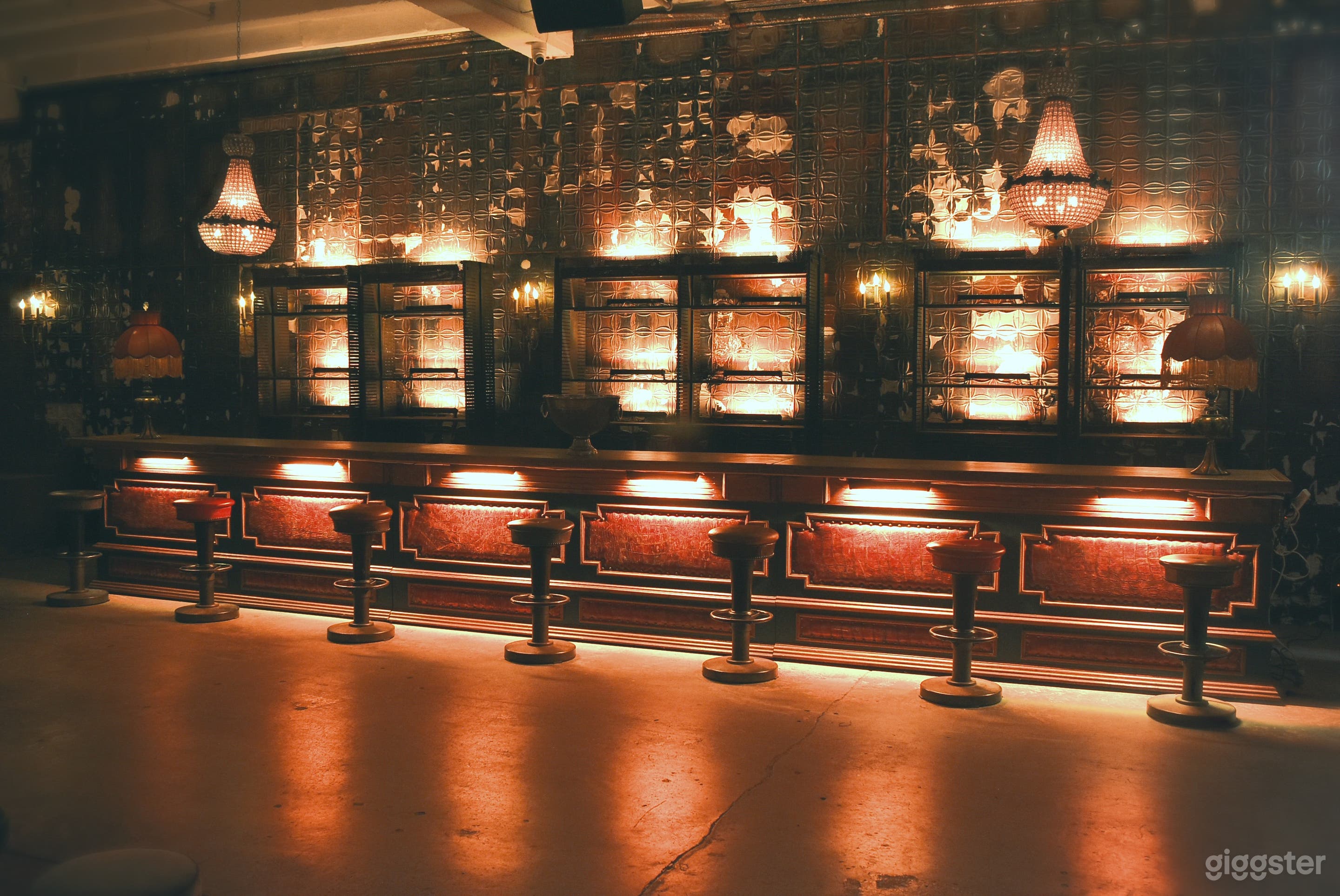 STUDIO 1 BAR