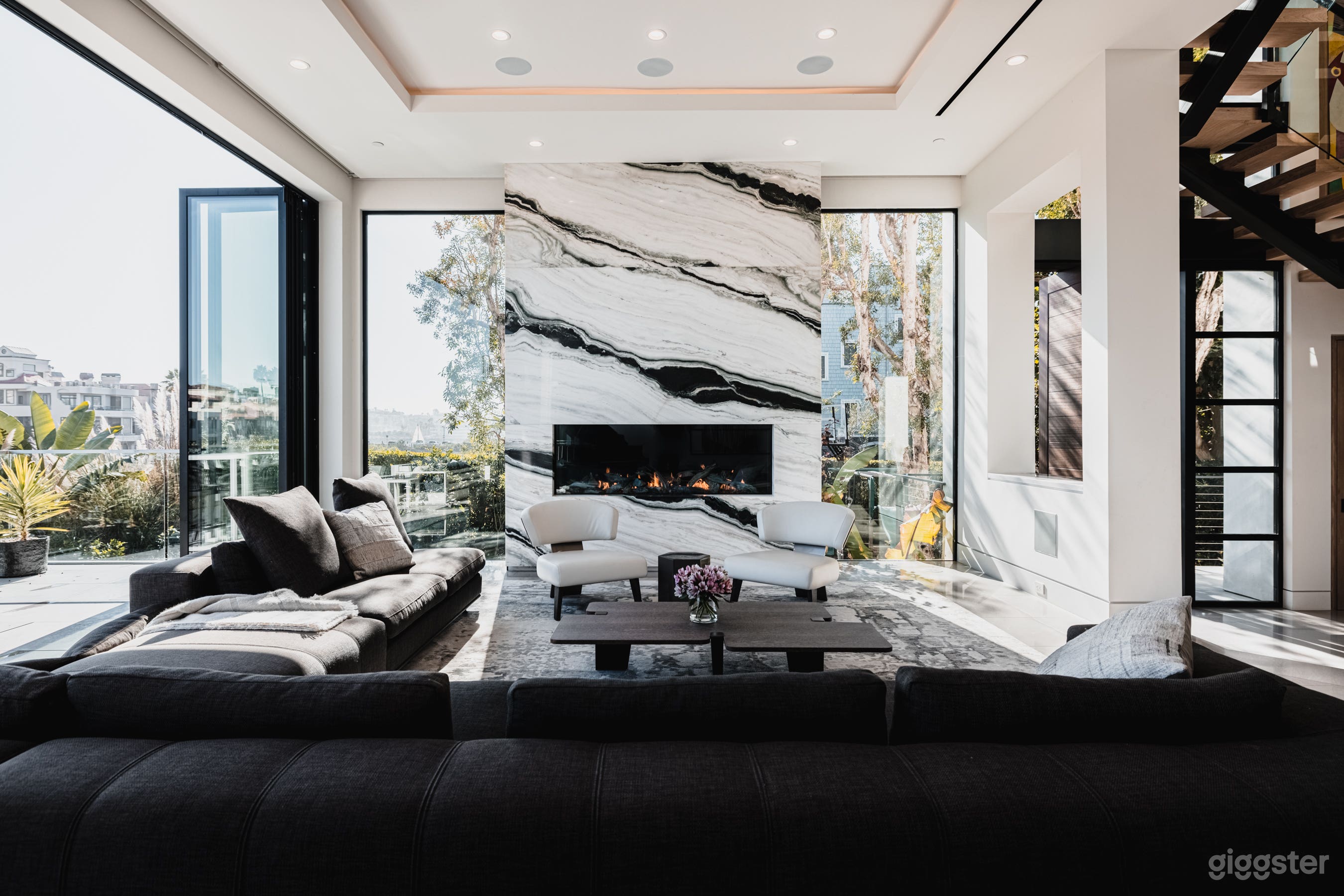 Luxury, Modern, Beach and Canal Home in Venice Photo 1