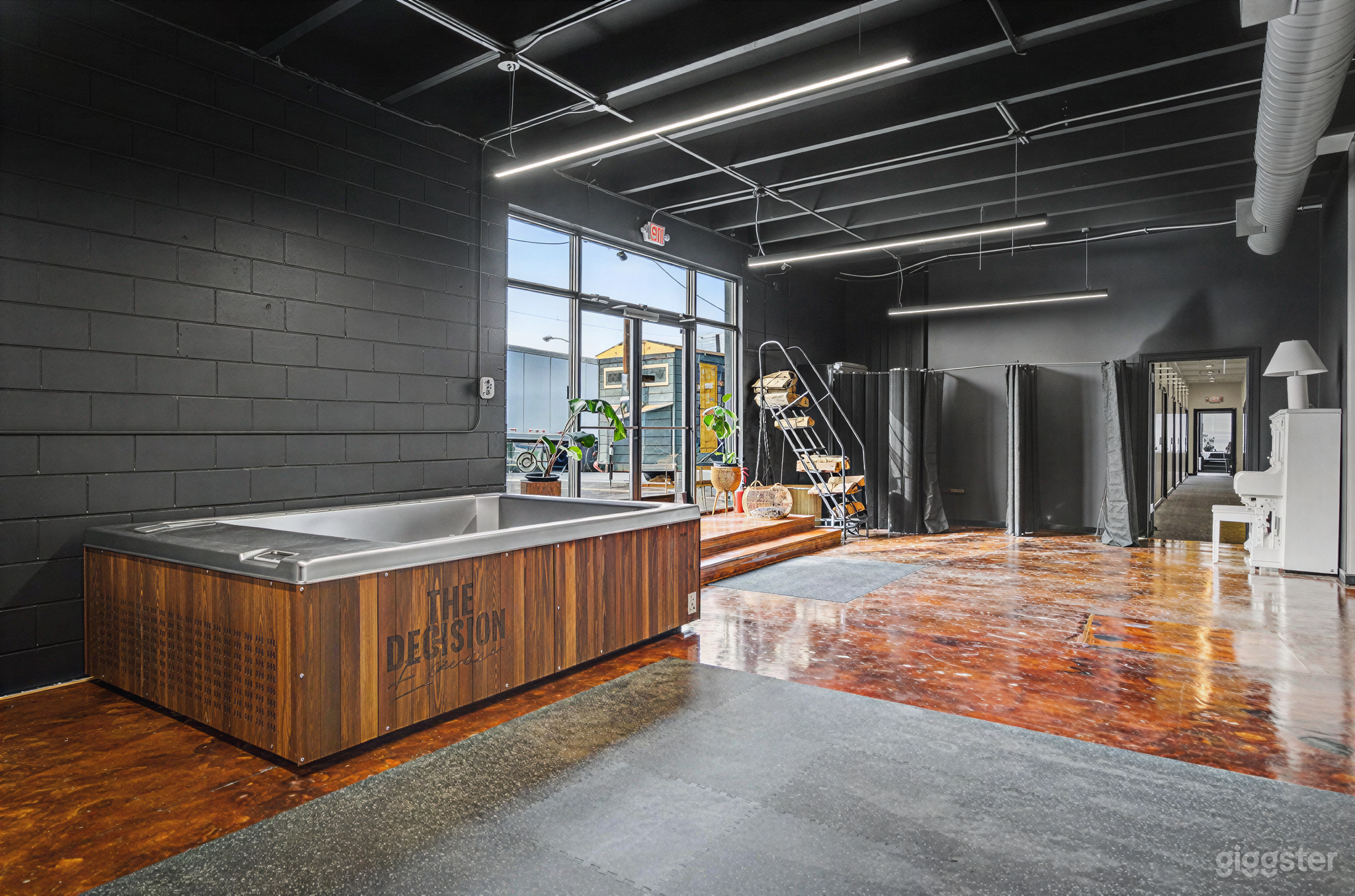 Full Buyout of Modern Creative Work Club & Event Venue Photo 4