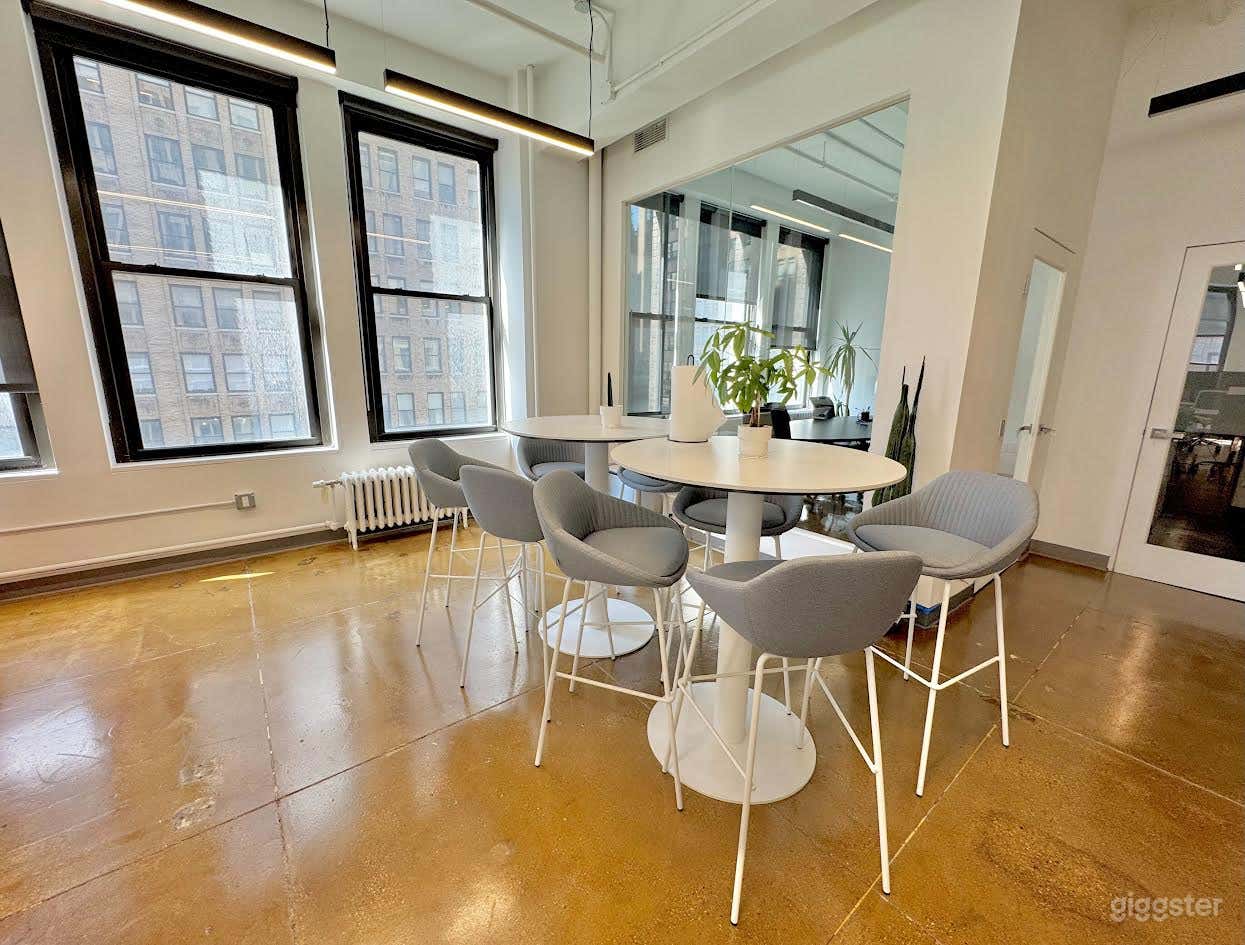 Full 2nd Floor Event Space in Manhattan Photo 2