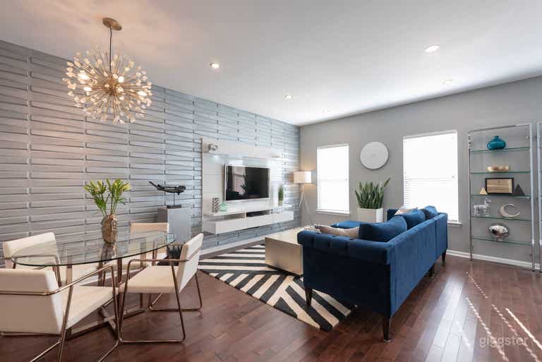  Modern Townhome with natural light 