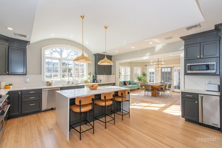  1930’s Modern home-Hottest New Venue for 2025 