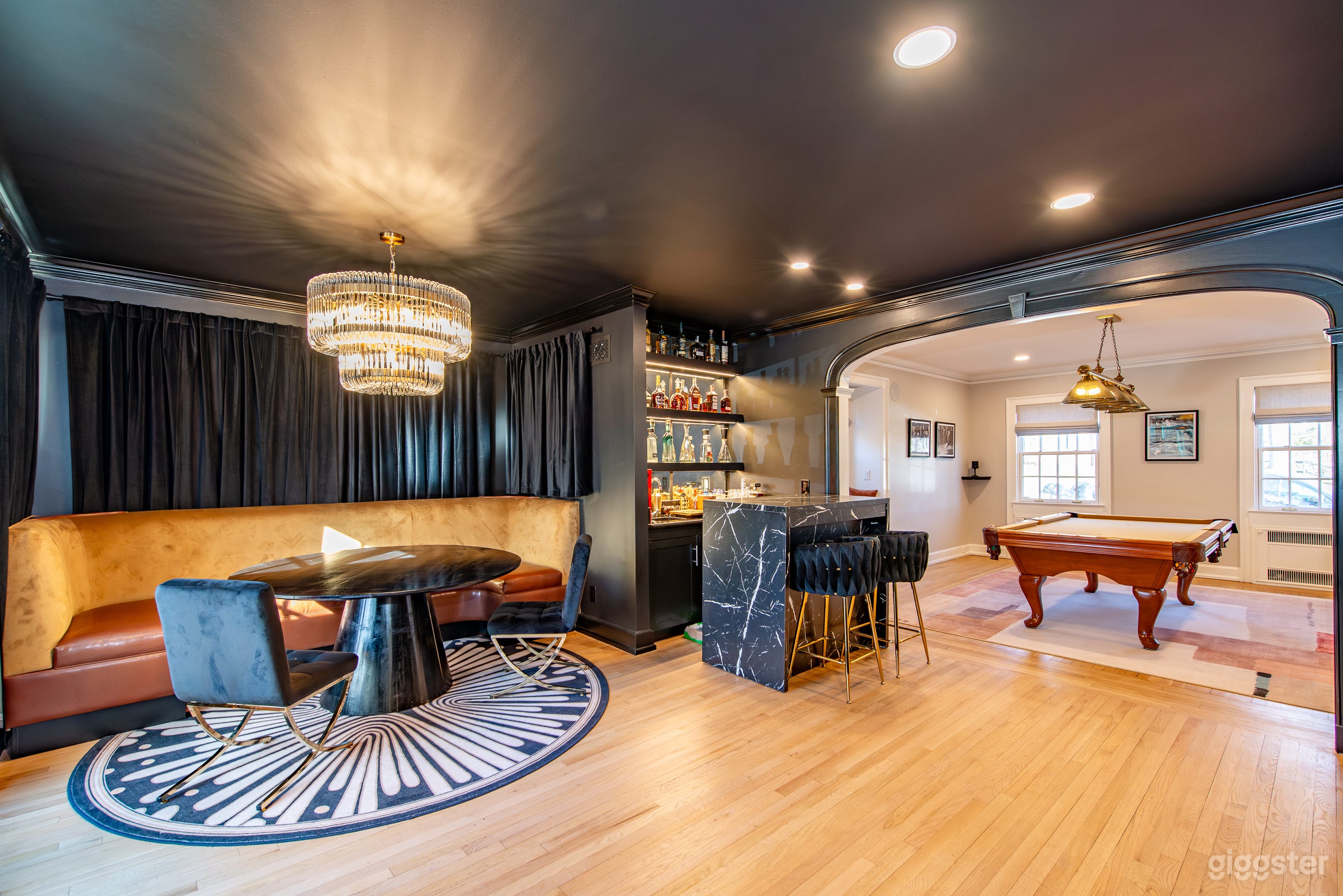 1930’s Modern home-Hottest New Venue for 2025 Photo 1