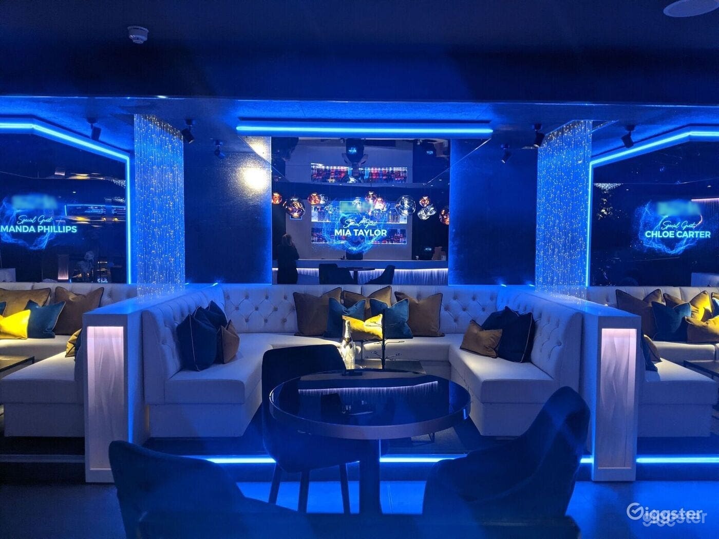 Mia Lounge Photo 2