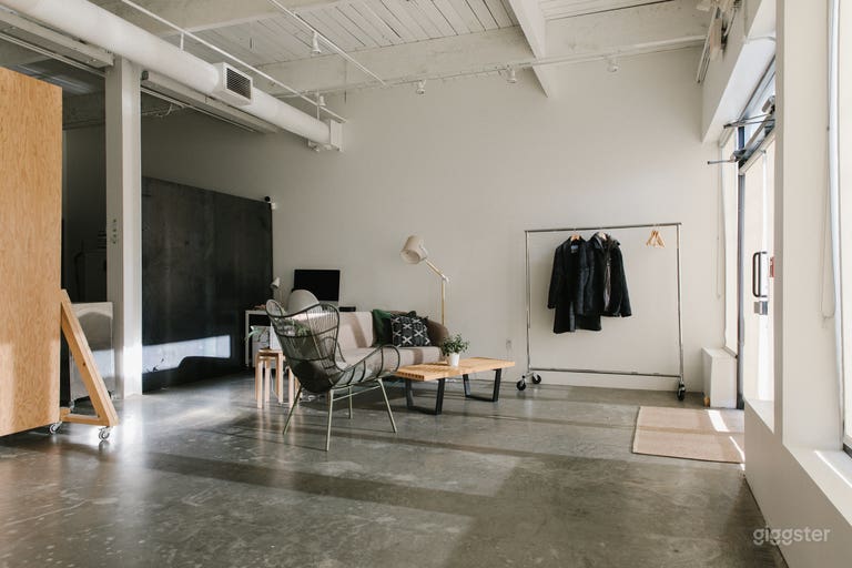  Bright Industrial Photo Studio 