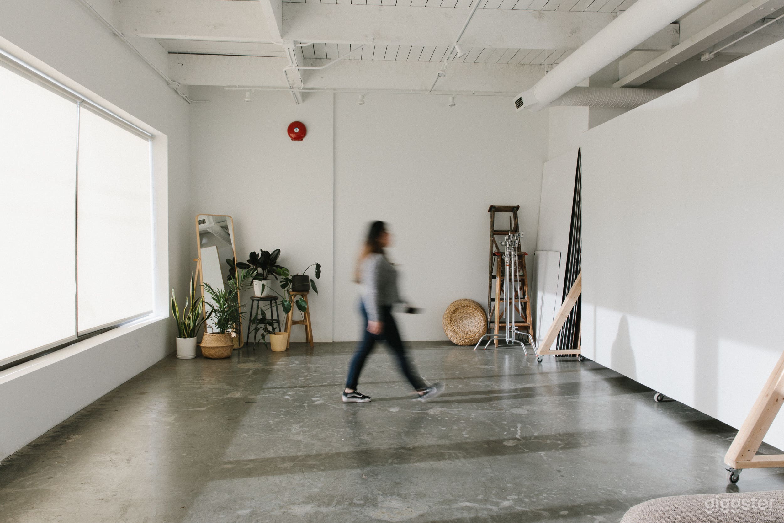 Bright Industrial Photo Studio Photo 2