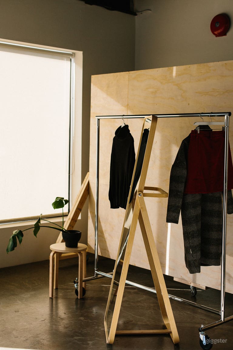  Bright Industrial Photo Studio 