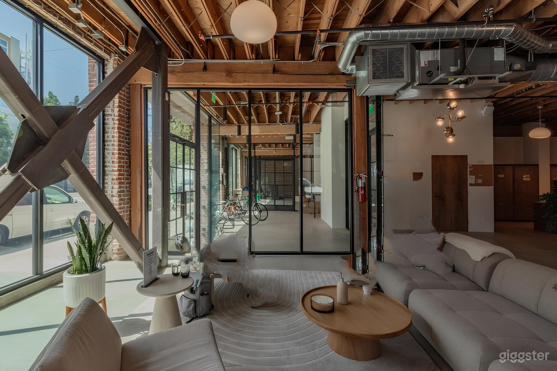 Industrial Loft-style Lounge in Los Angeles Photo 3